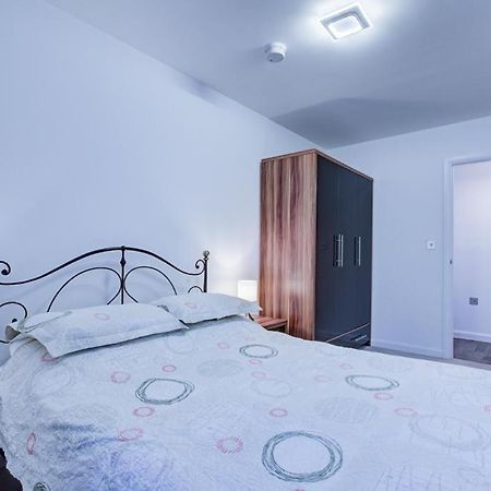 Apartamento Luxury 2 Bed Flat In A New Block In East Acton Londres Exterior foto