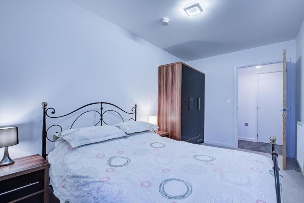 Apartamento Luxury 2 Bed Flat In A New Block In East Acton Londres Exterior foto