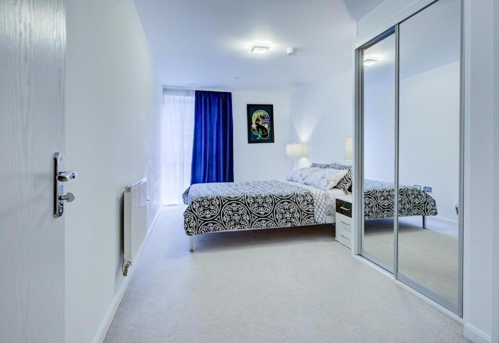 Apartamento Luxury 2 Bed Flat In A New Block In East Acton Londres Exterior foto